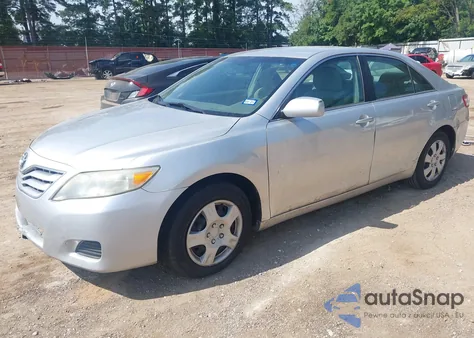 2011 Toyota Camry Le z USA, uszkodzony, nr VIN 4T1BF3EK7BU639051